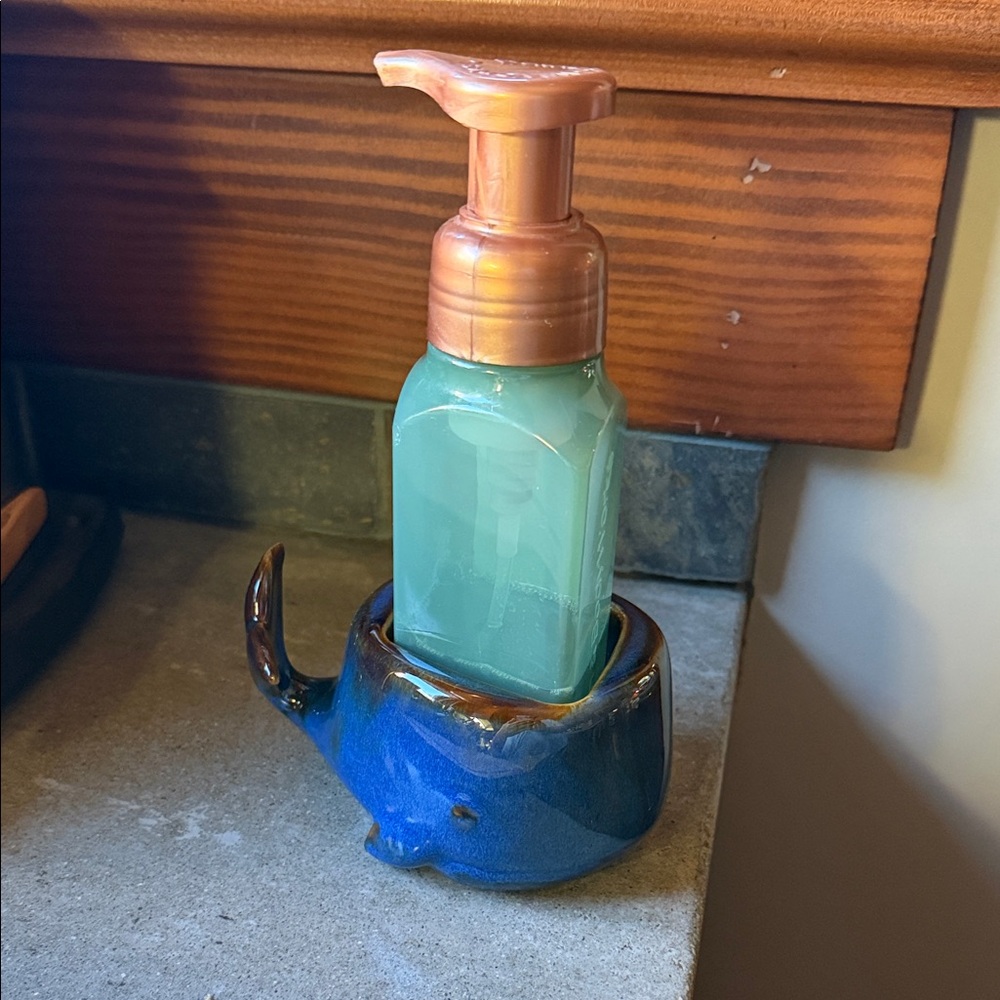 Bath and Body Works Blue Whale Soap holder
